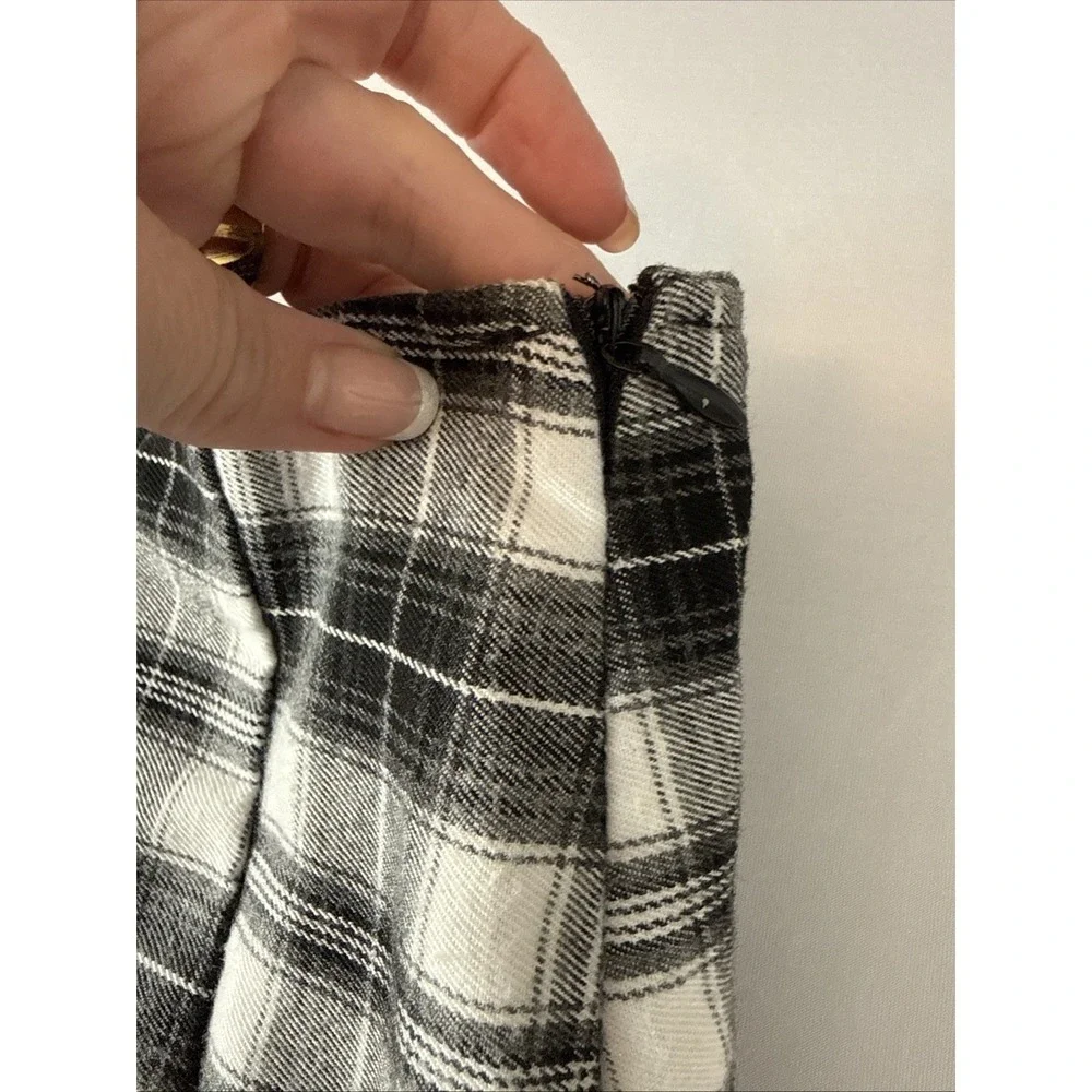 Forever 21 Black White Plaid Pleated Mini Skirt M Schoolgirl Academia Preppy - Picture 6 of 10